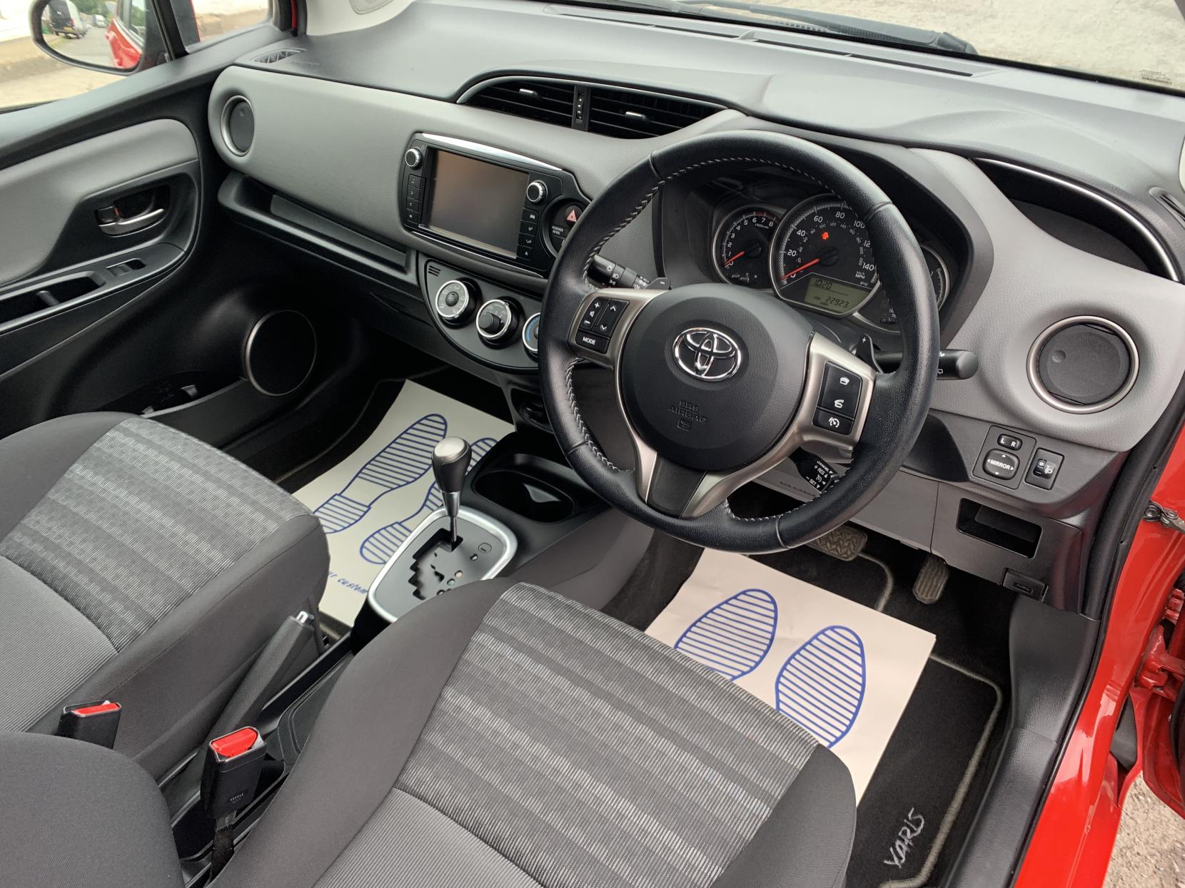 Toyota Yaris 1.33 Dual VVT-i Icon Hatchback 5dr Petrol Multidrive S Euro 6 (99 ps)