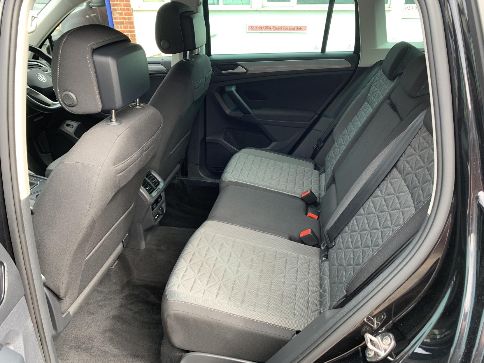 Volkswagen Tiguan 1.5 TSI Life SUV 5dr Petrol DSG Euro 6 (s/s) (150 ps)