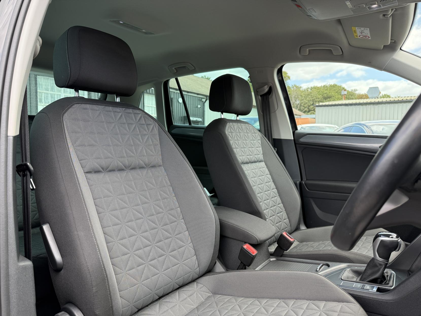 Volkswagen Tiguan 1.5 TSI Life SUV 5dr Petrol DSG Euro 6 (s/s) (150 ps)