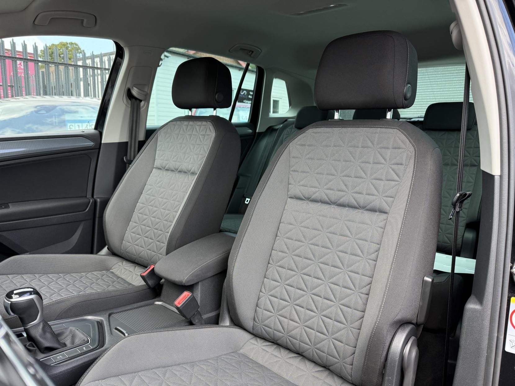 Volkswagen Tiguan 1.5 TSI Life SUV 5dr Petrol DSG Euro 6 (s/s) (150 ps)