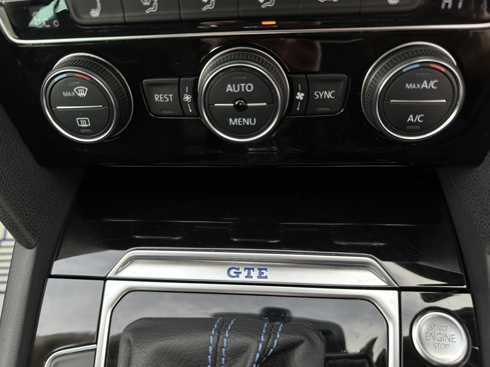 Volkswagen Passat 1.4 TSI GTE Estate 5dr Petrol Plug-in Hybrid DSG Euro 6 (s/s) (218 ps)