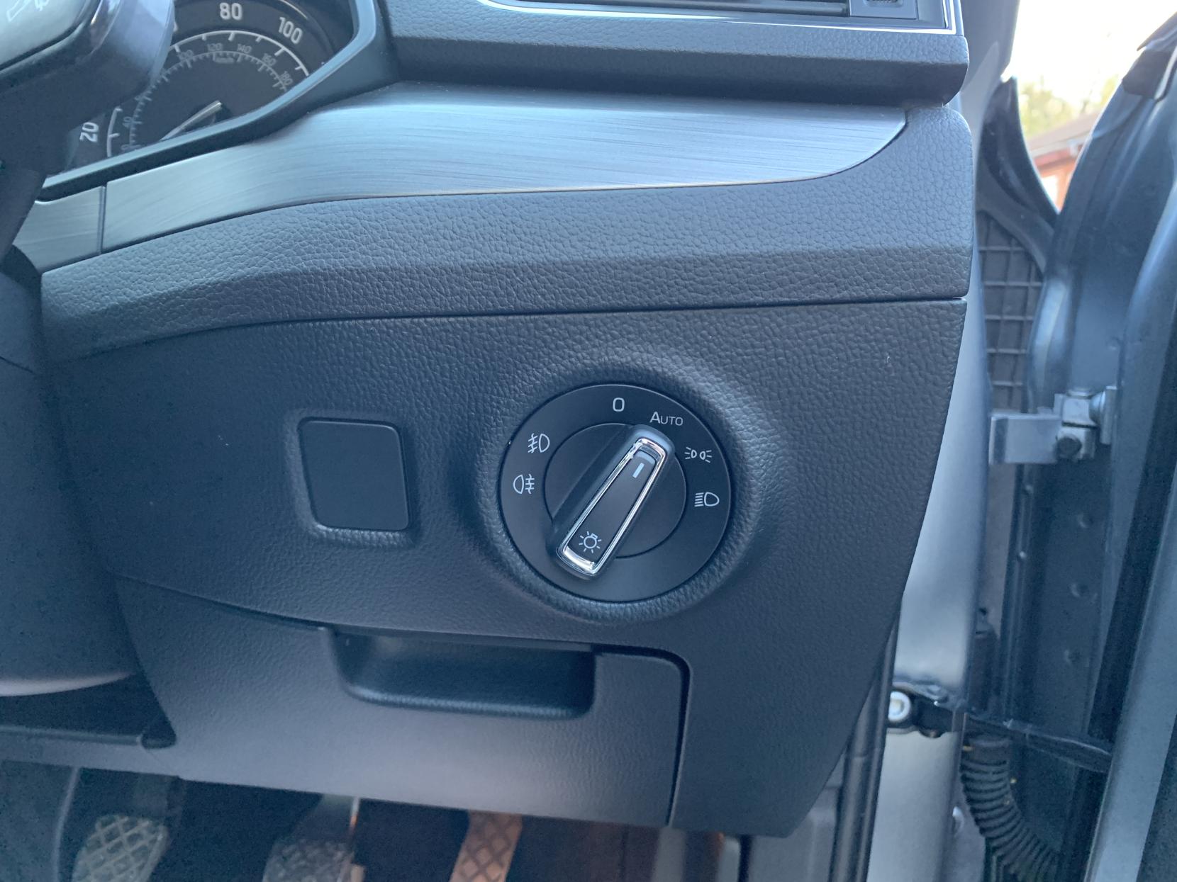 Skoda Superb 2.0 TDI SE L Executive Hatchback 5dr Diesel Manual Euro 6 (s/s) (150 ps)