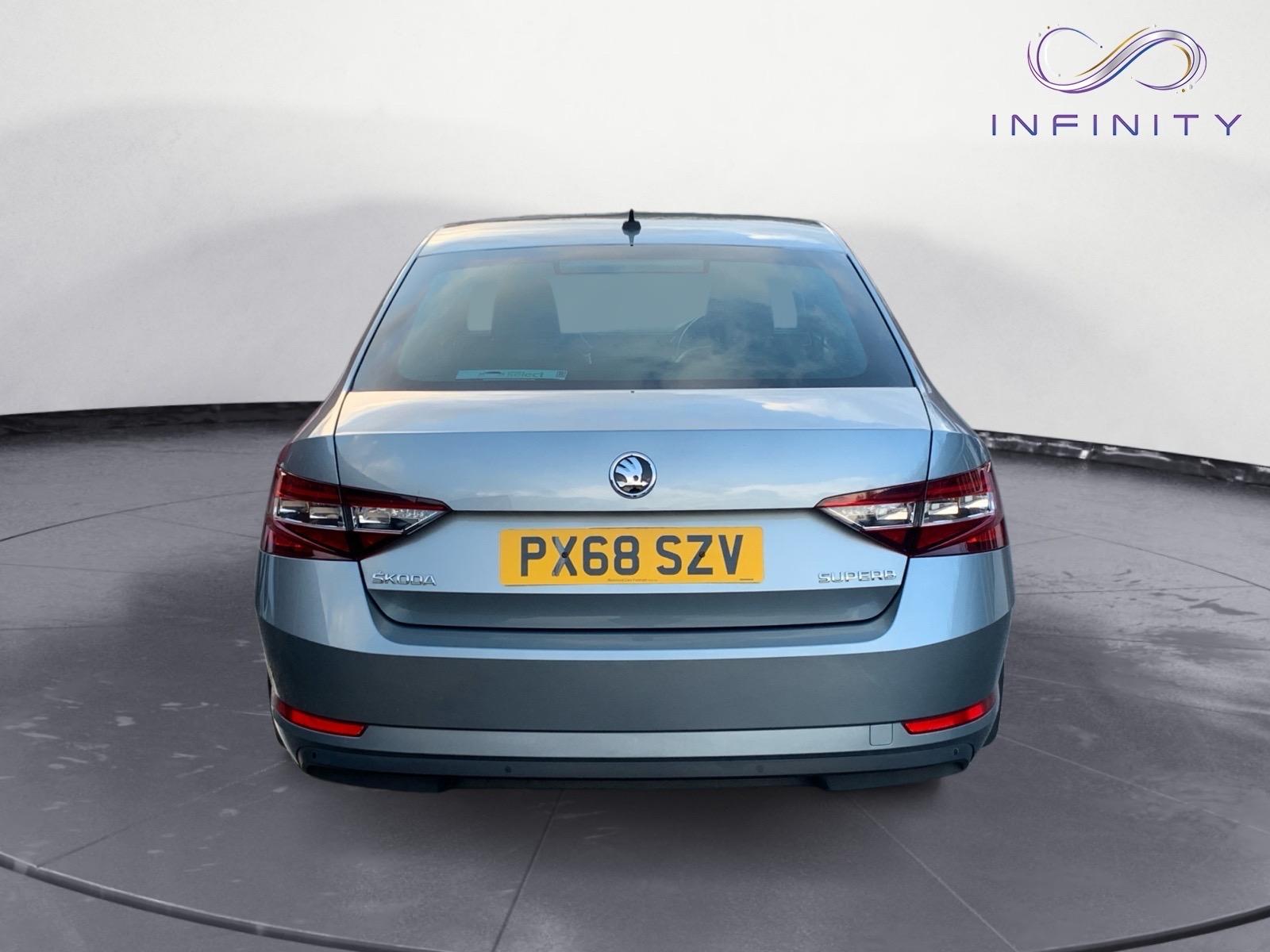 Skoda Superb 2.0 TDI SE L Executive Hatchback 5dr Diesel Manual Euro 6 (s/s) (150 ps)