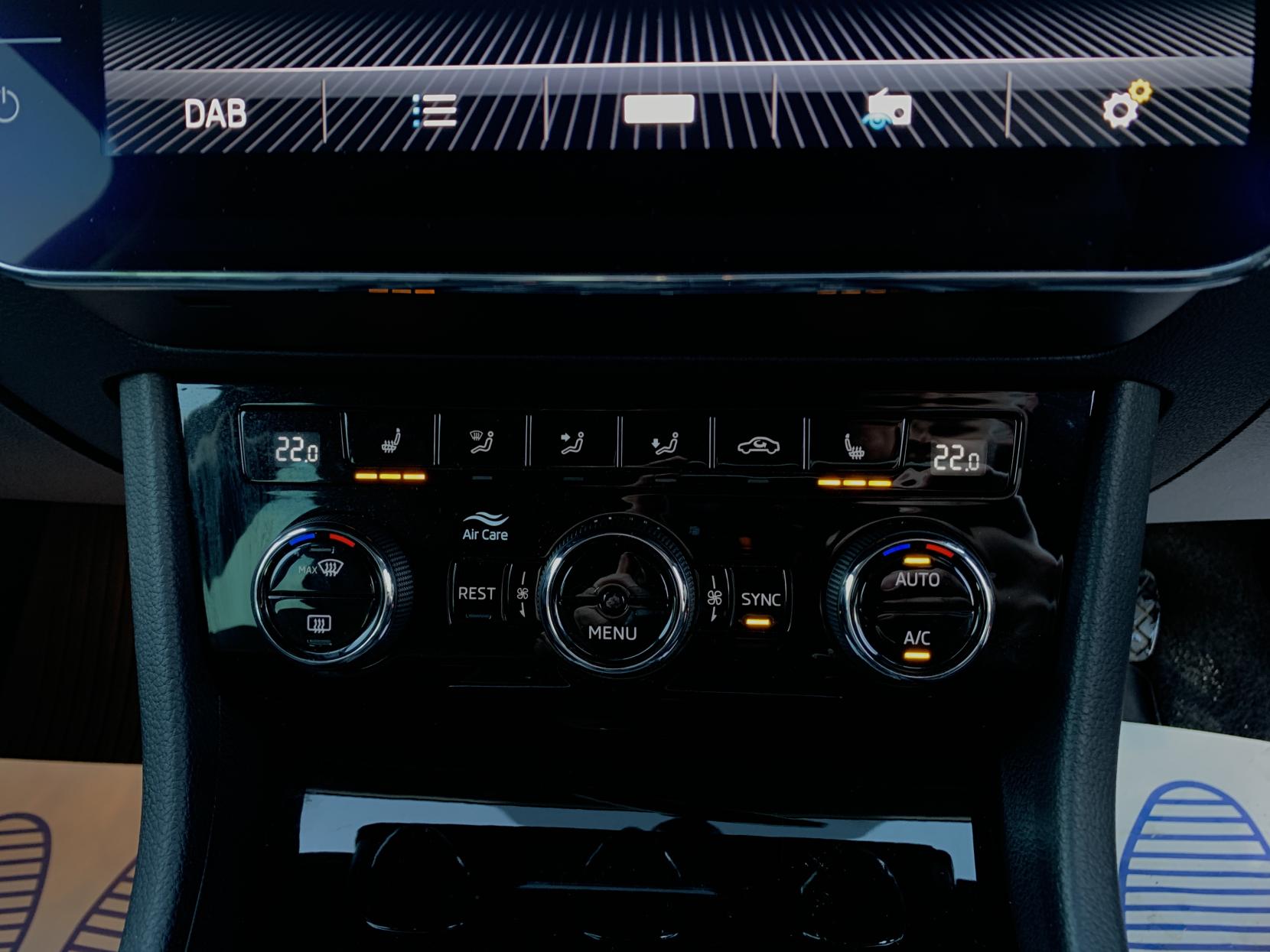 Skoda Superb 2.0 TDI SE L Executive Hatchback 5dr Diesel Manual Euro 6 (s/s) (150 ps)