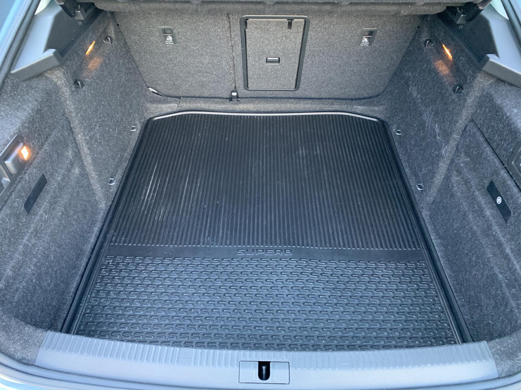 Skoda Superb 2.0 TDI SE L Executive Hatchback 5dr Diesel Manual Euro 6 (s/s) (150 ps)