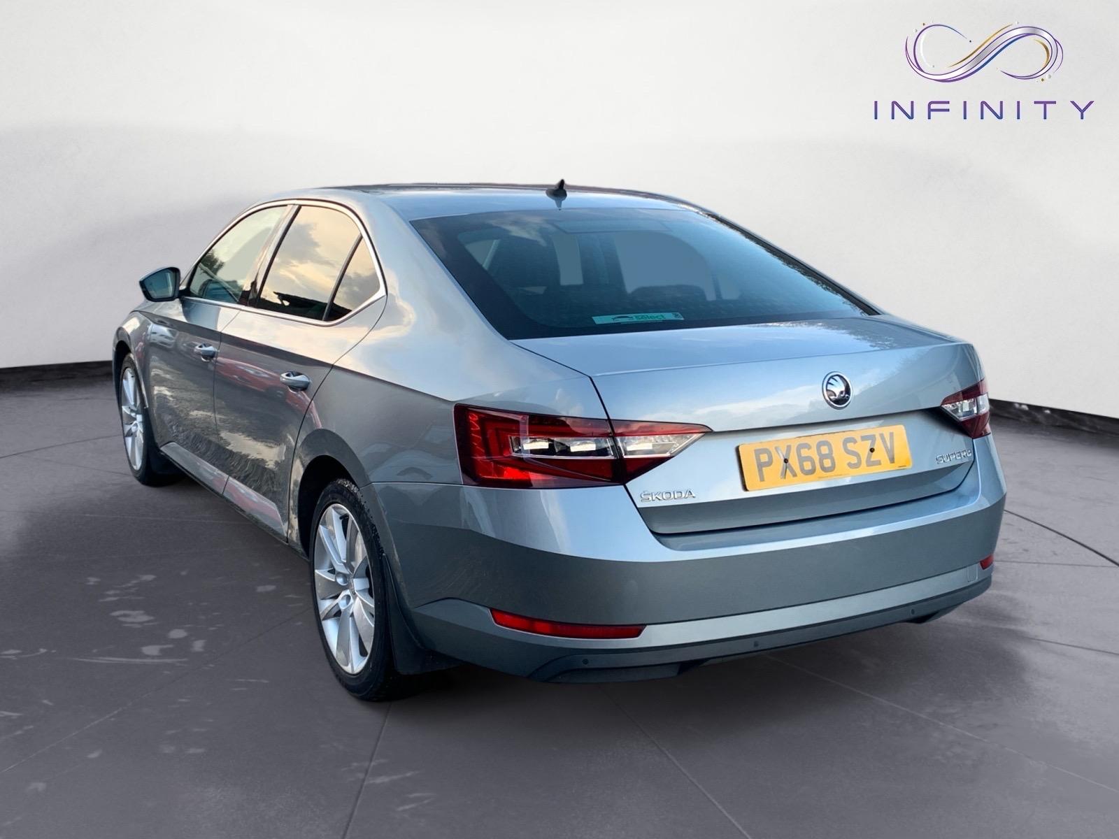 Skoda Superb 2.0 TDI SE L Executive Hatchback 5dr Diesel Manual Euro 6 (s/s) (150 ps)