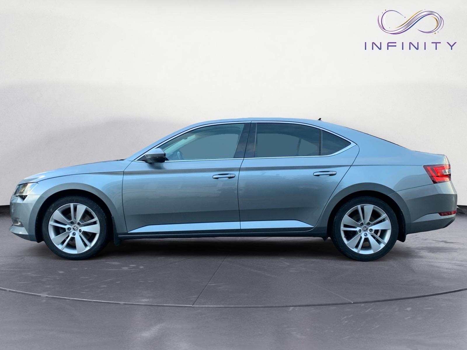 Skoda Superb 2.0 TDI SE L Executive Hatchback 5dr Diesel Manual Euro 6 (s/s) (150 ps)