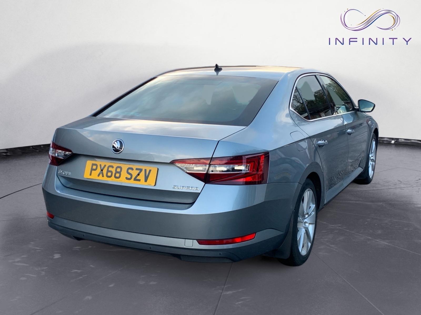 Skoda Superb 2.0 TDI SE L Executive Hatchback 5dr Diesel Manual Euro 6 (s/s) (150 ps)