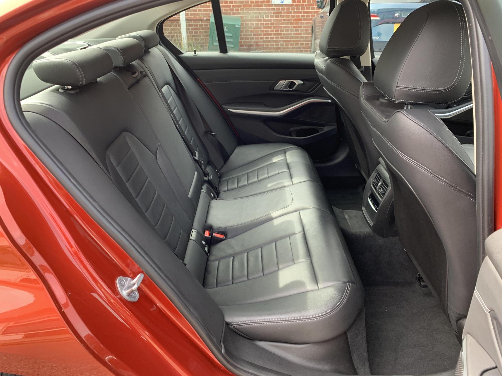 BMW 3 Series 2.0 320i Sport Saloon 4dr Petrol Auto Euro 6 (s/s) (184 ps)