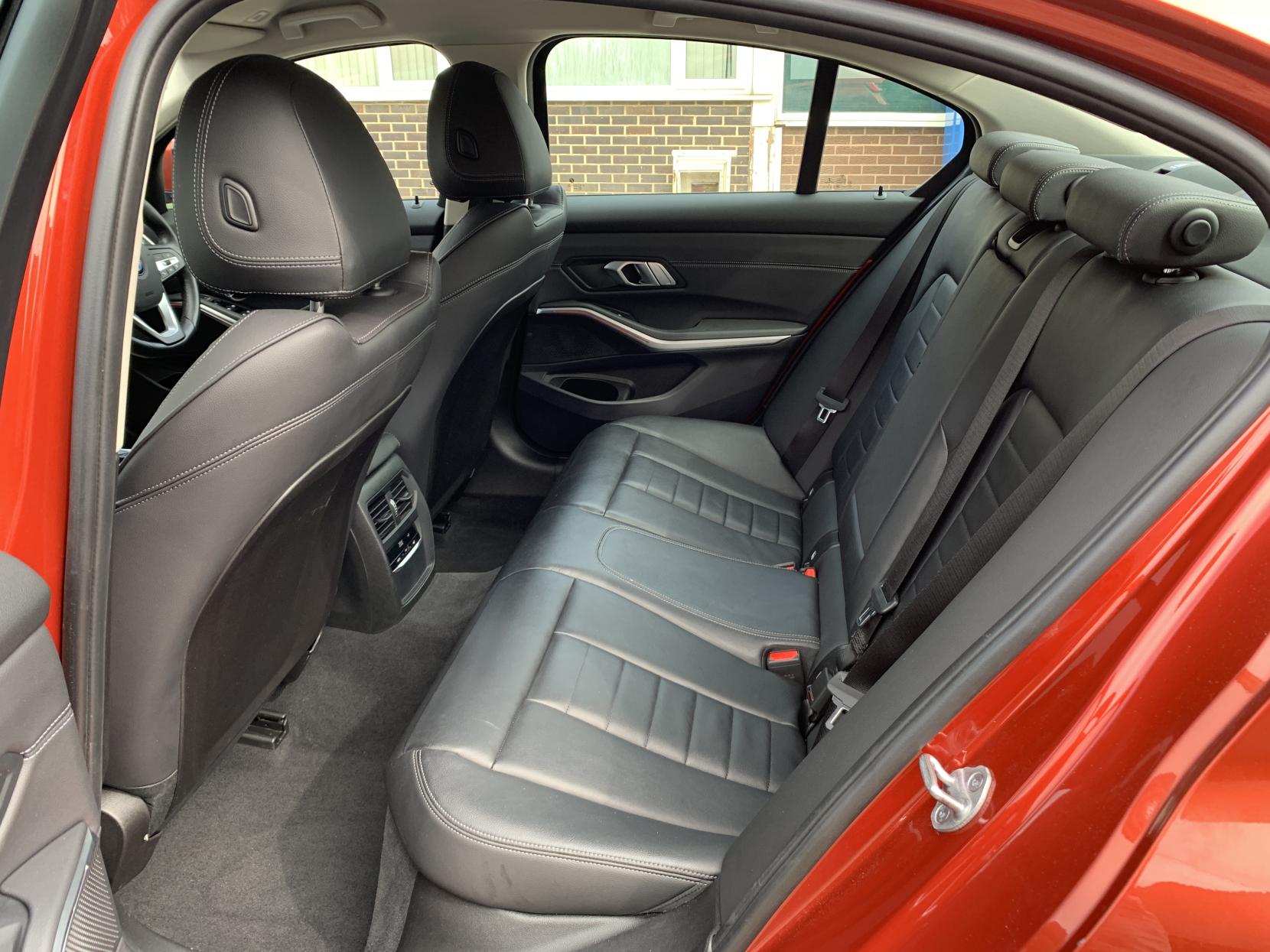 BMW 3 Series 2.0 320i Sport Saloon 4dr Petrol Auto Euro 6 (s/s) (184 ps)