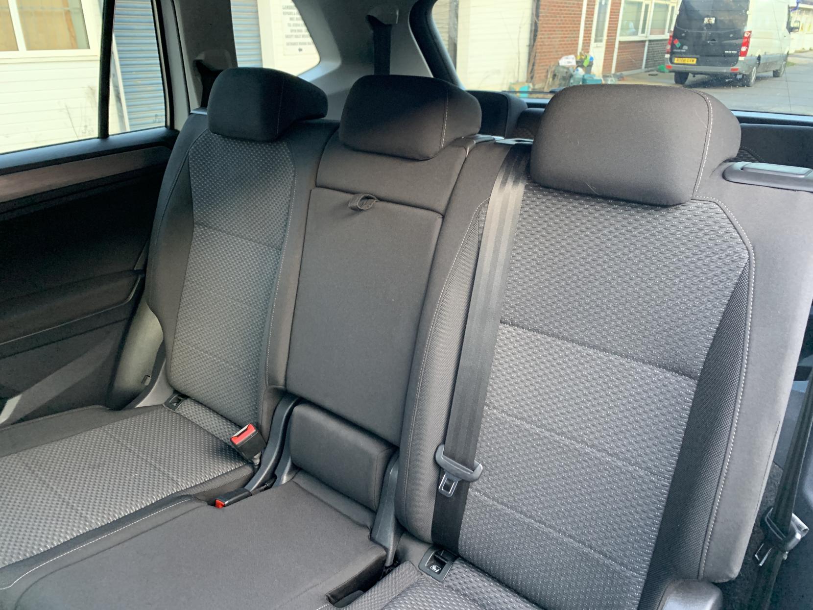 Volkswagen Tiguan Allspace 2.0 TDI Match SUV 5dr Diesel DSG Euro 6 (s/s) (150 ps)