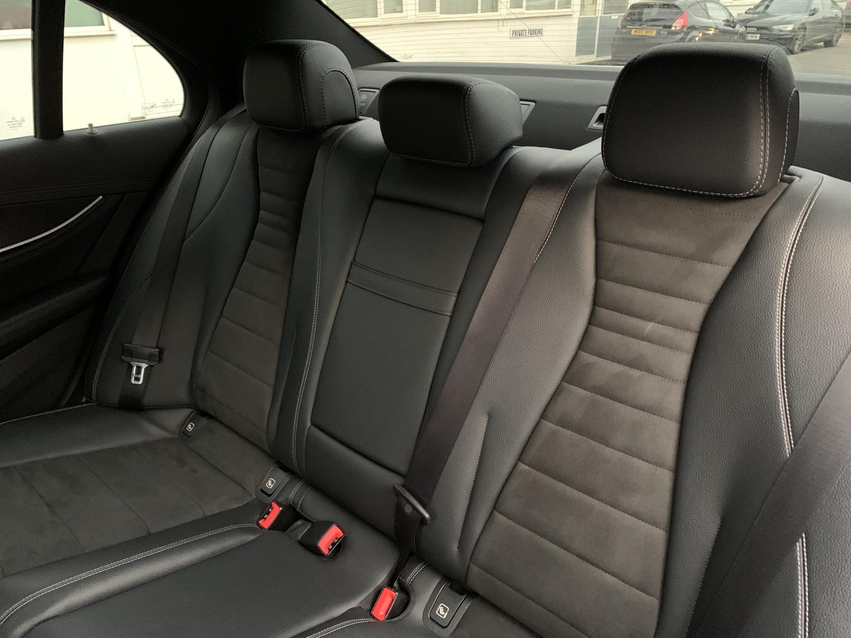 Mercedes-Benz E Class 2.0 E220d AMG Line Saloon 4dr Diesel G-Tronic+ Euro 6 (s/s) (194 ps)