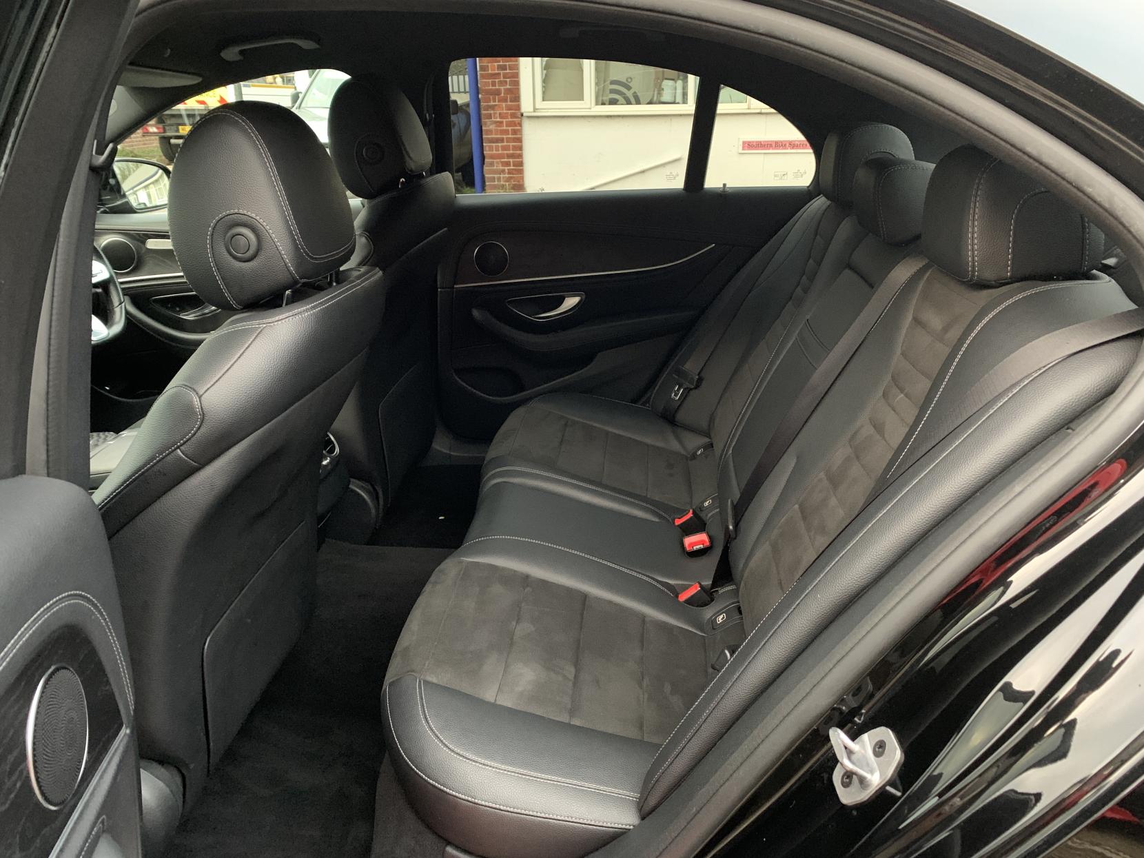 Mercedes-Benz E Class 2.0 E220d AMG Line Saloon 4dr Diesel G-Tronic+ Euro 6 (s/s) (194 ps)