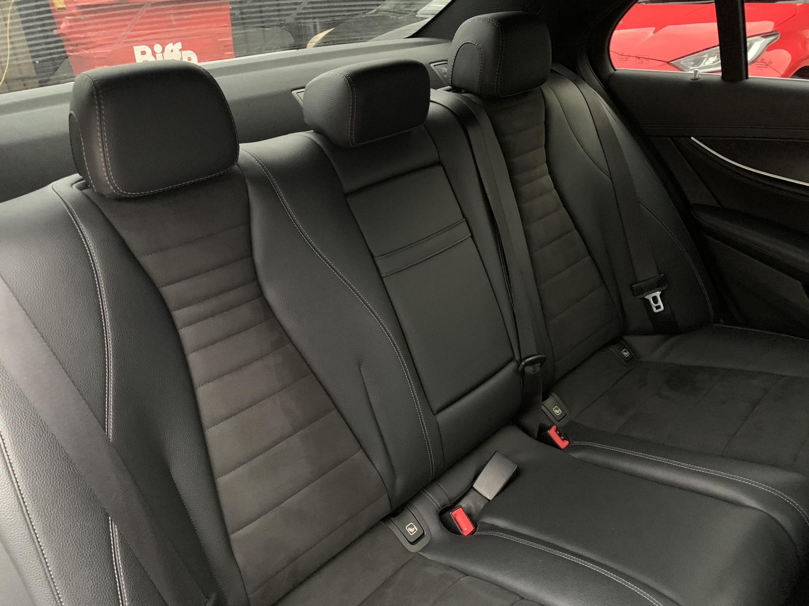 Mercedes-Benz E Class 2.0 E220d AMG Line Saloon 4dr Diesel G-Tronic+ Euro 6 (s/s) (194 ps)