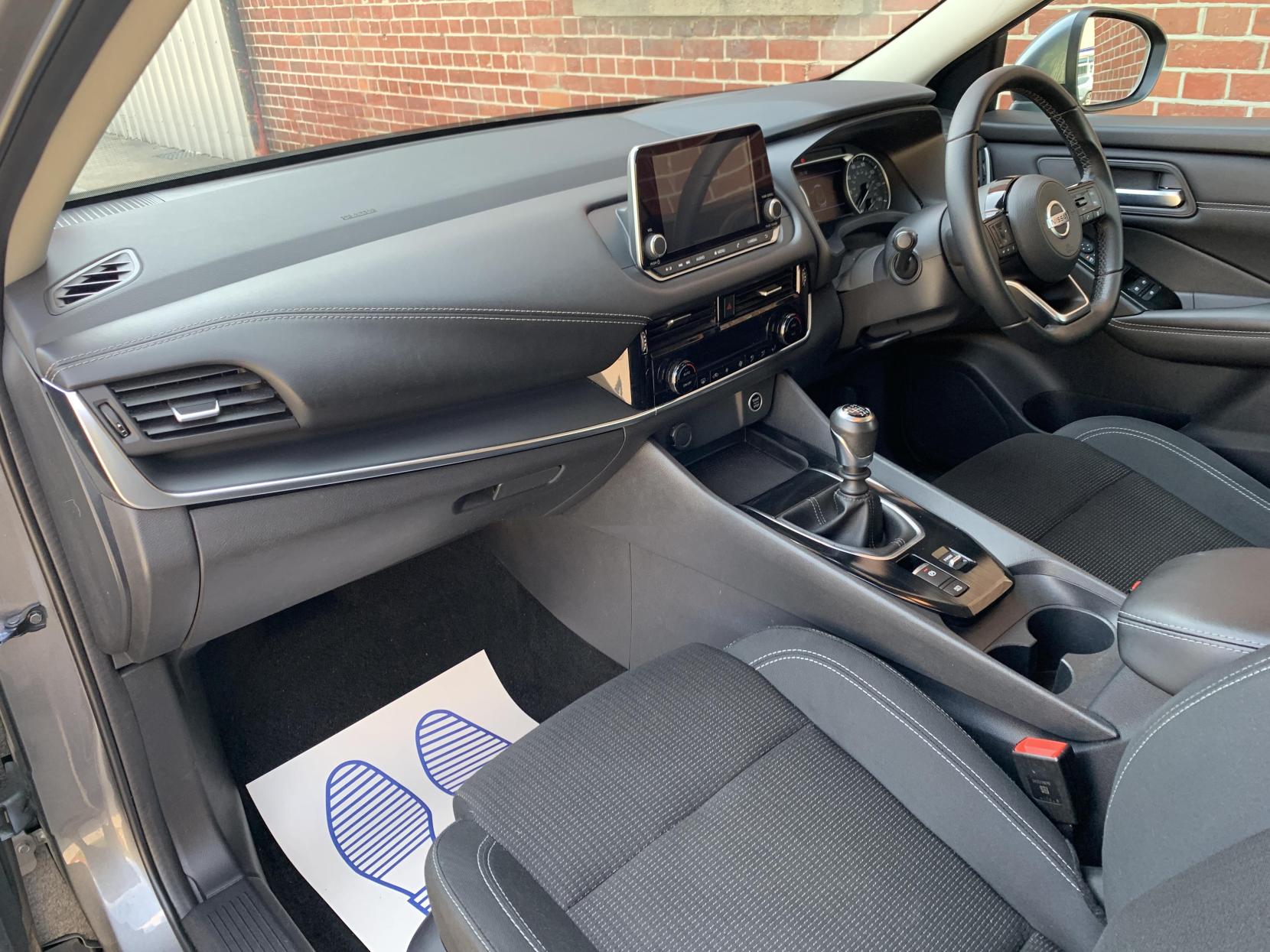 Nissan Qashqai 1.3 DIG-T MHEV Acenta Premium SUV 5dr Petrol Hybrid Manual Euro 6 (s/s) (140 ps)