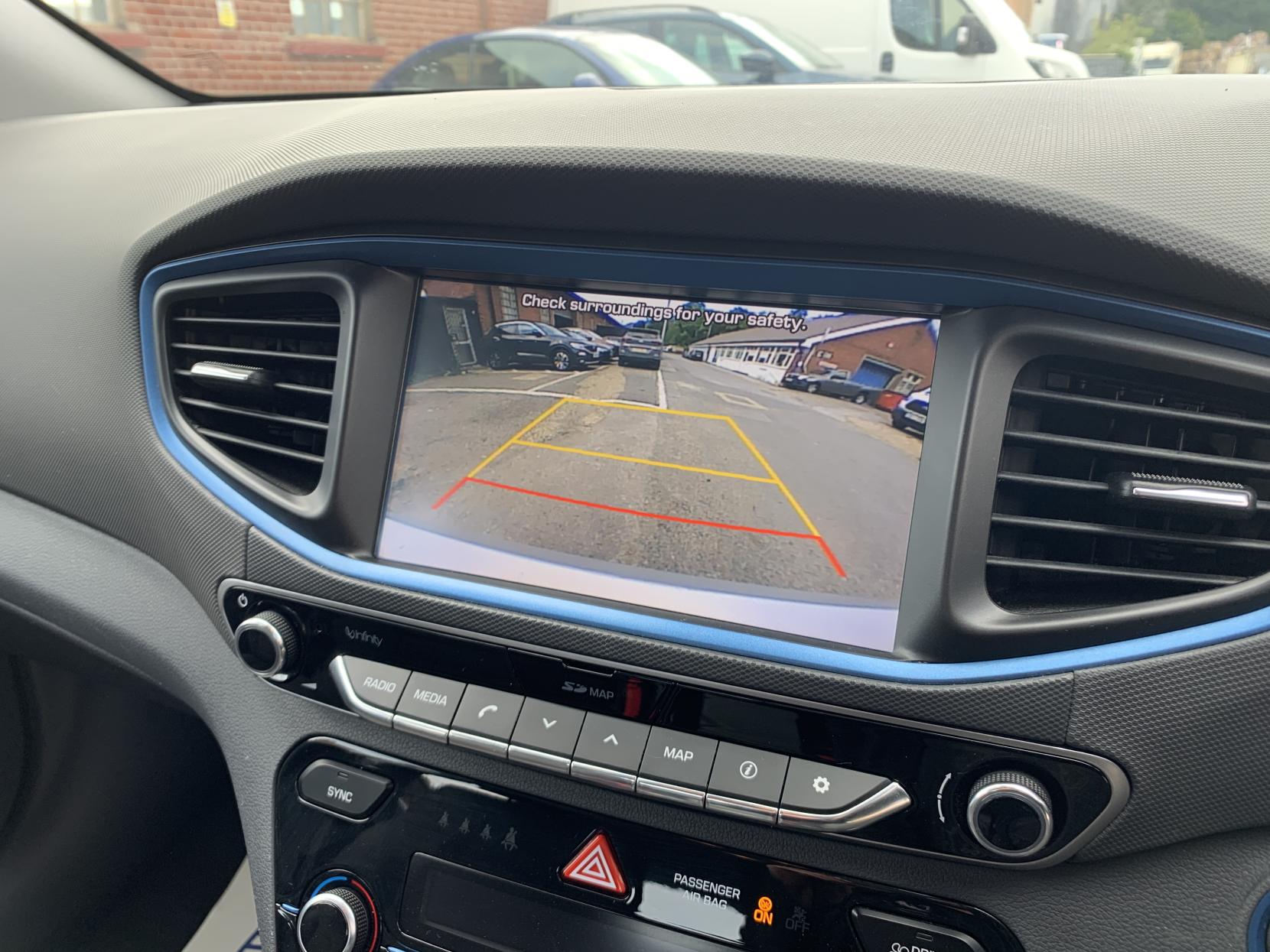 Hyundai IONIQ 1.6 h-GDi GPF Premium Hatchback 5dr Petrol Hybrid DCT Euro 6 (s/s) (141 ps)