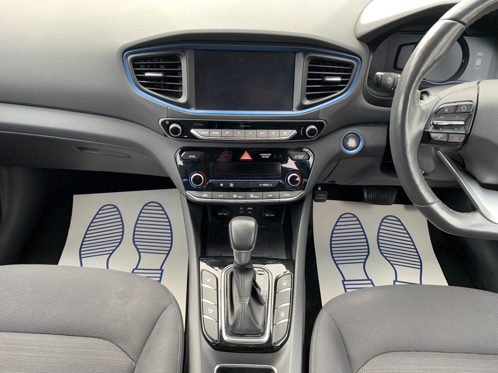 Hyundai IONIQ 1.6 h-GDi GPF Premium Hatchback 5dr Petrol Hybrid DCT Euro 6 (s/s) (141 ps)