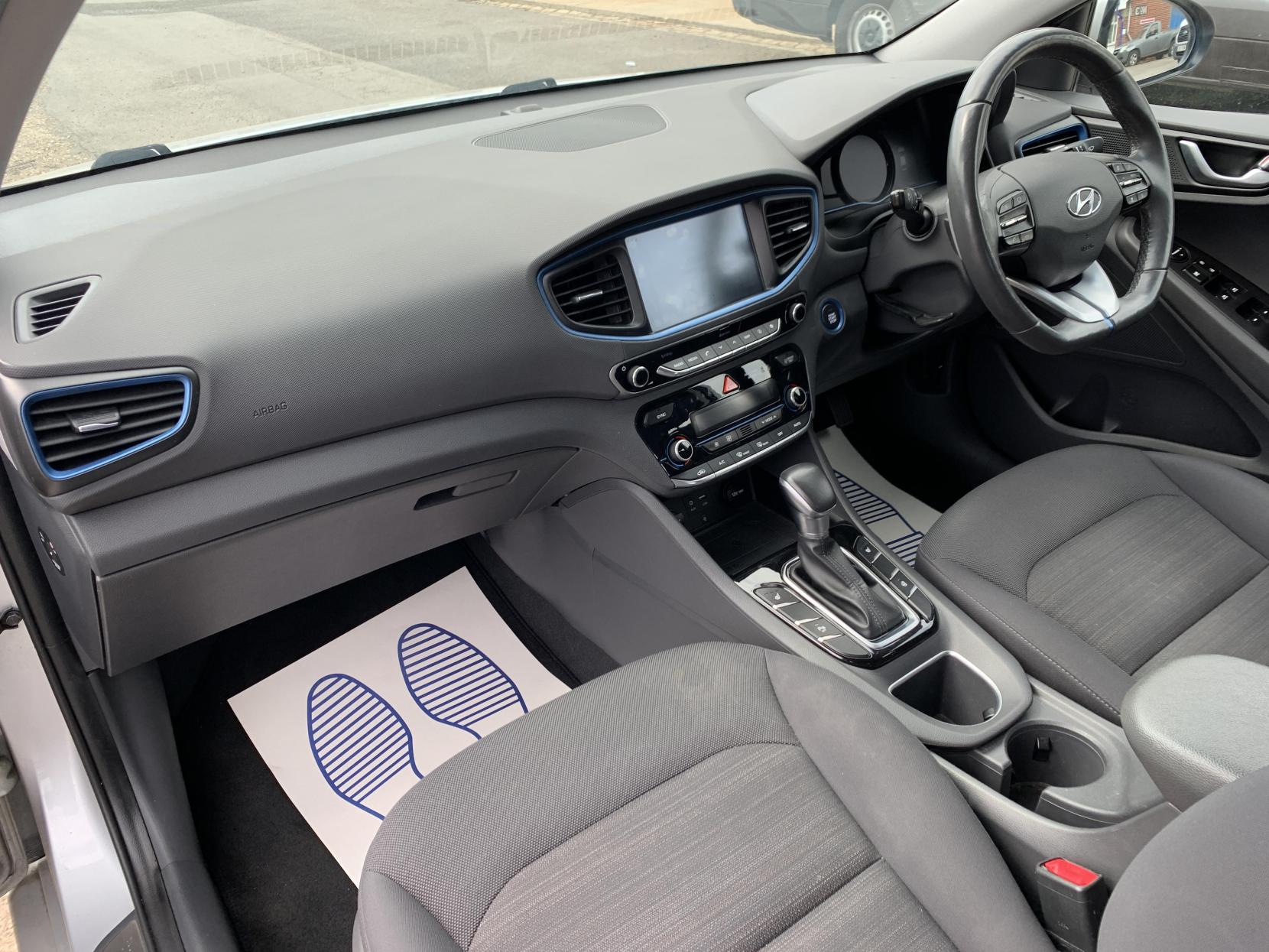 Hyundai IONIQ 1.6 h-GDi GPF Premium Hatchback 5dr Petrol Hybrid DCT Euro 6 (s/s) (141 ps)