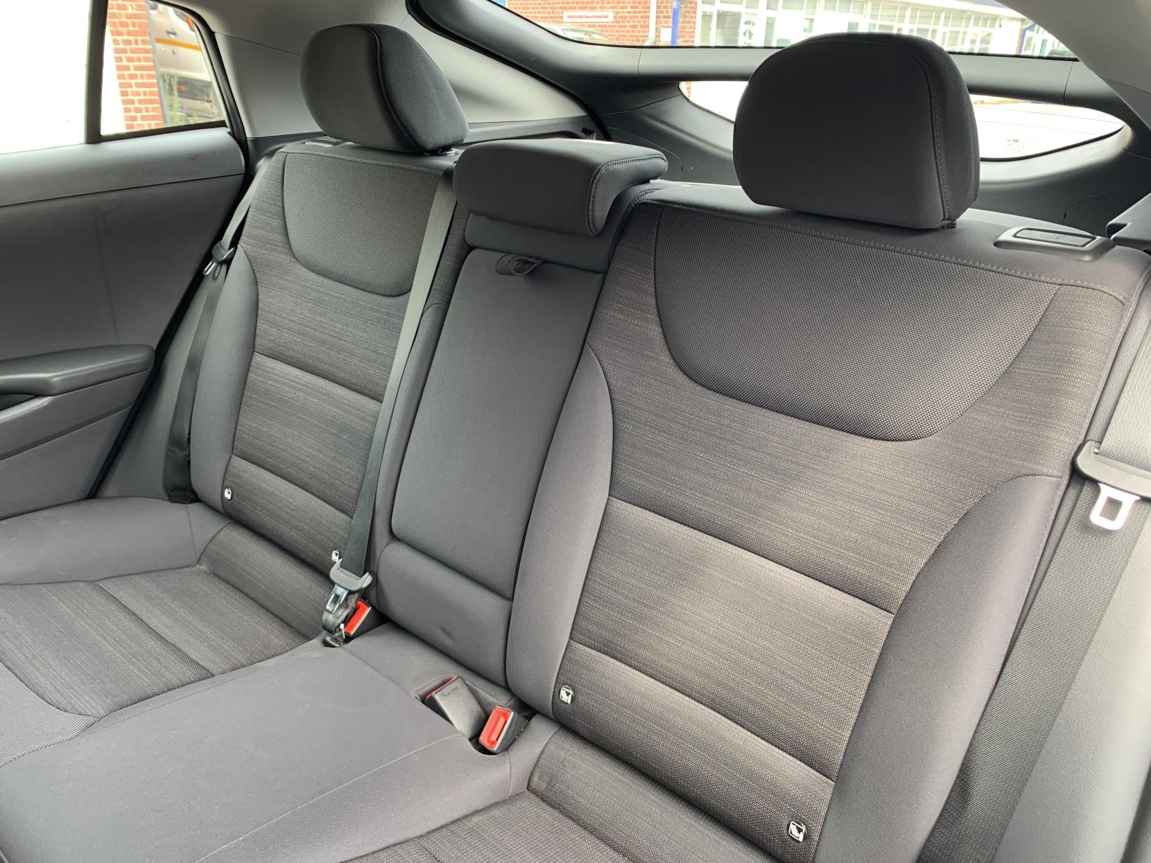 Hyundai IONIQ 1.6 h-GDi GPF Premium Hatchback 5dr Petrol Hybrid DCT Euro 6 (s/s) (141 ps)