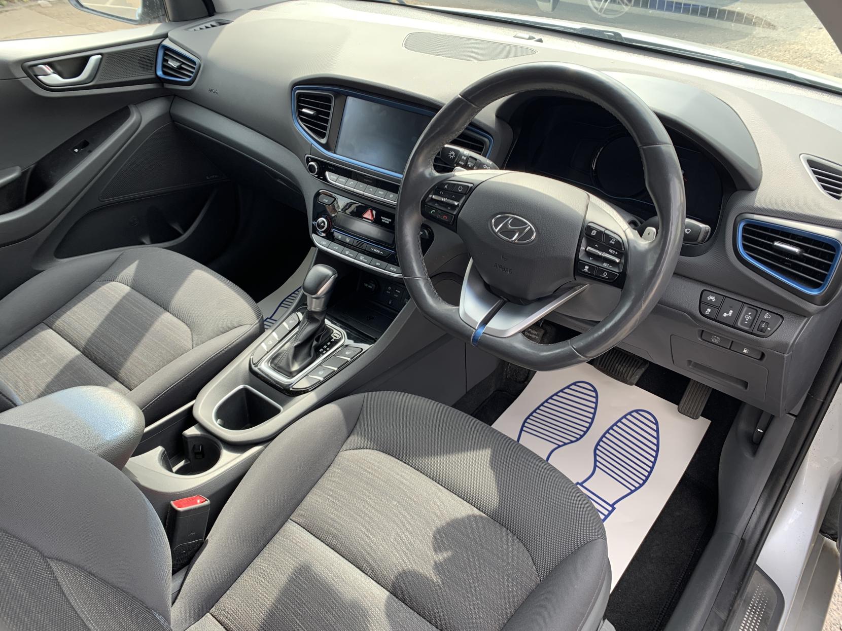 Hyundai IONIQ 1.6 h-GDi GPF Premium Hatchback 5dr Petrol Hybrid DCT Euro 6 (s/s) (141 ps)