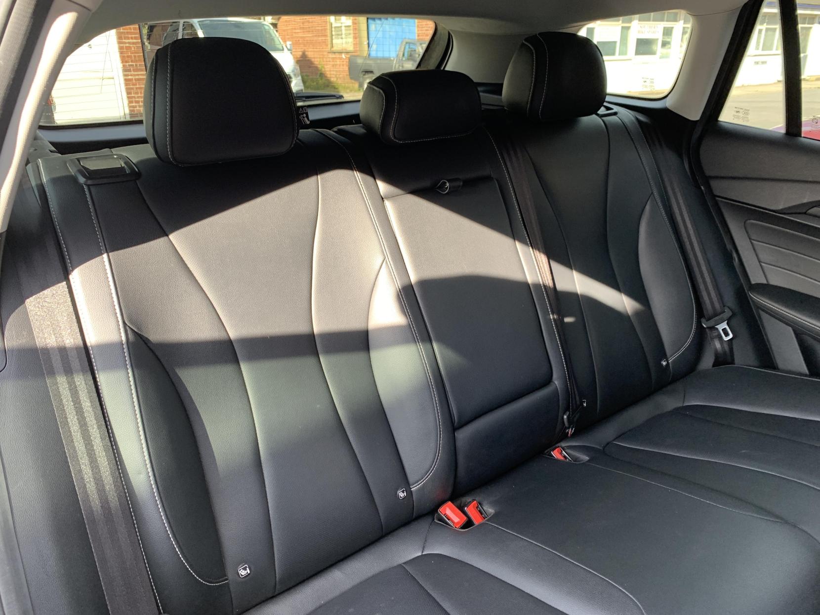 MG MG5 52.5kWh Exclusive Estate 5dr Electric Auto (156 ps)