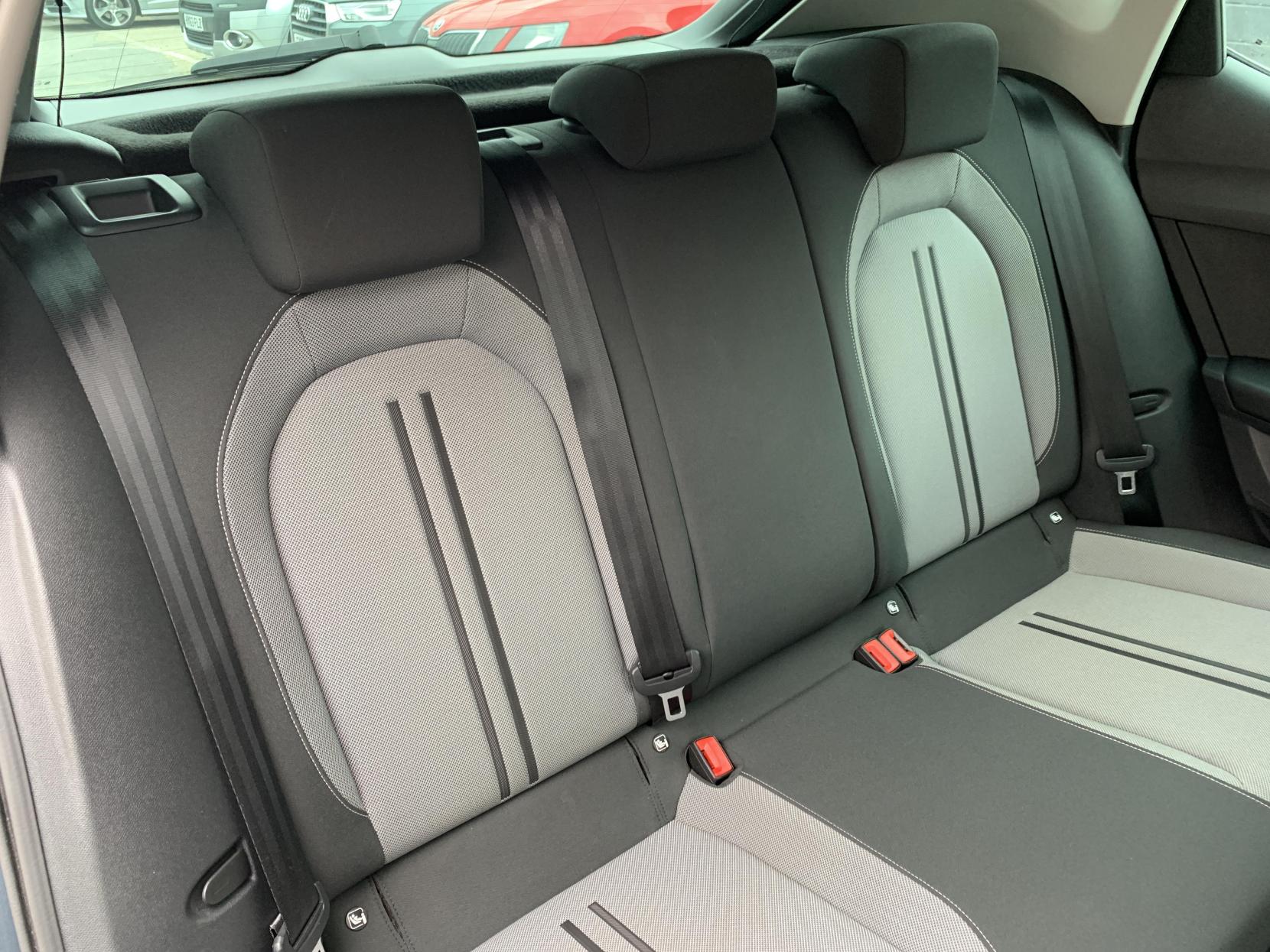 SEAT Leon 1.5 TSI EVO SE Dynamic Hatchback 5dr Petrol Manual Euro 6 (s/s) (130 ps)