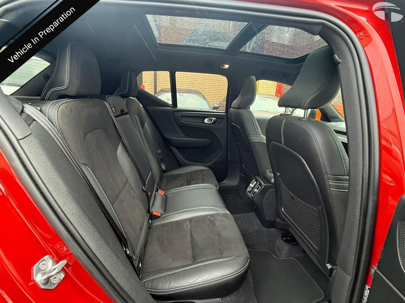 Volvo XC40 1.5 T3 R-Design Pro SUV 5dr Petrol Manual Euro 6 (s/s) (156 ps)