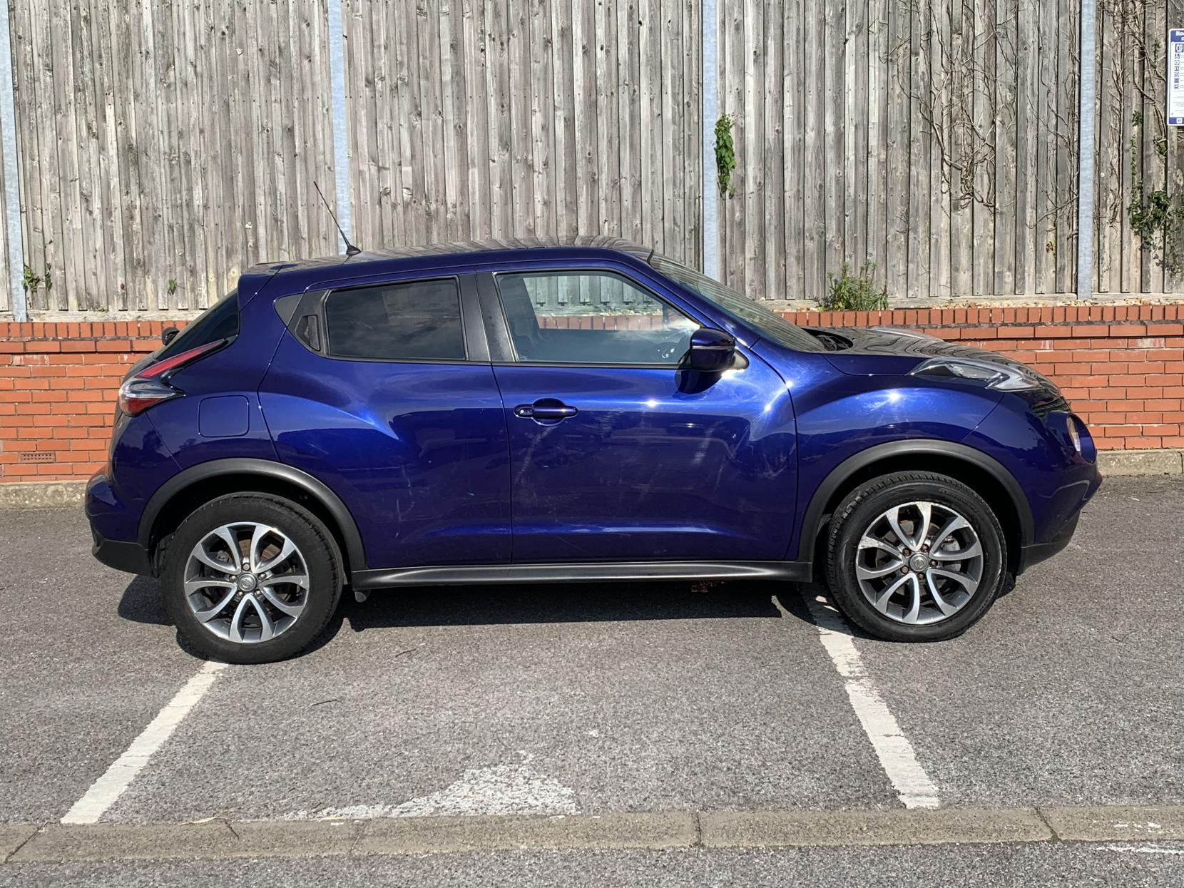 Nissan Juke 1.6 DIG-T N-Connecta SUV 5dr Petrol Manual Euro 6 (s/s) (190 ps)