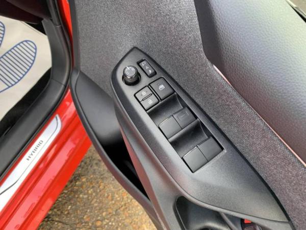 Toyota Yaris 1.5 VVT-h Launch Edition Hatchback 5dr Petrol Hybrid E-CVT Euro 6 (s/s) (116 ps)