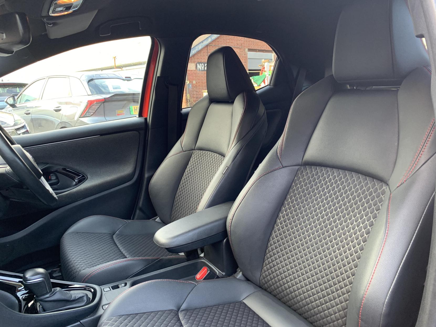 Toyota Yaris 1.5 VVT-h Launch Edition Hatchback 5dr Petrol Hybrid E-CVT Euro 6 (s/s) (116 ps)