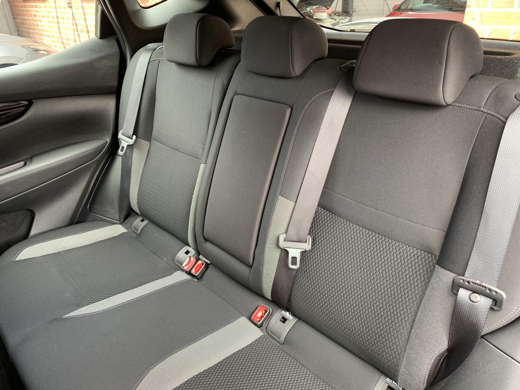 Nissan Qashqai 1.5 dCi Acenta Premium SUV 5dr Diesel Manual Euro 6 (s/s) (115 ps)