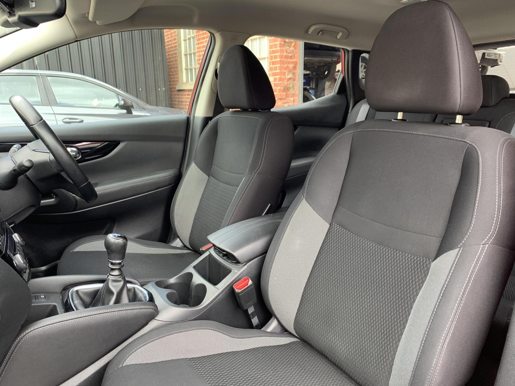 Nissan Qashqai 1.5 dCi Acenta Premium SUV 5dr Diesel Manual Euro 6 (s/s) (115 ps)