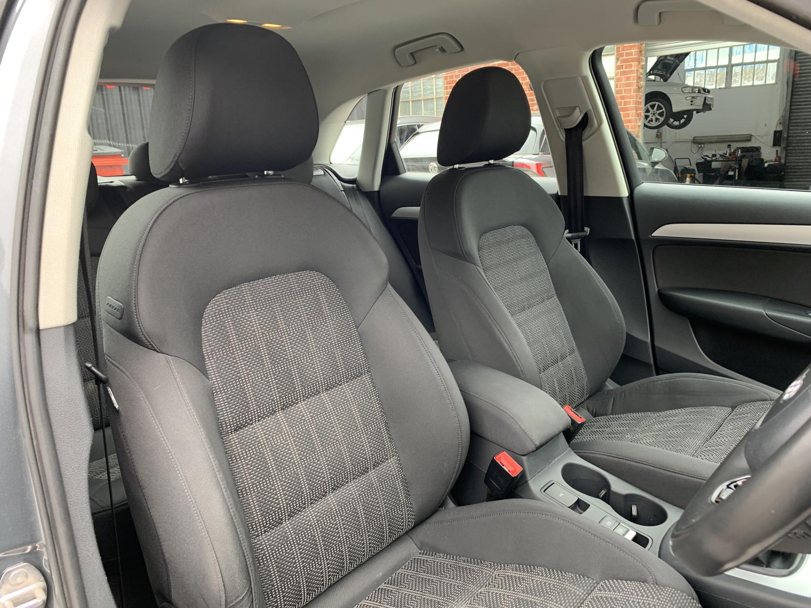 Audi Q3 1.4 TFSI CoD Sport SUV 5dr Petrol Manual Euro 6 (s/s) (150 ps)