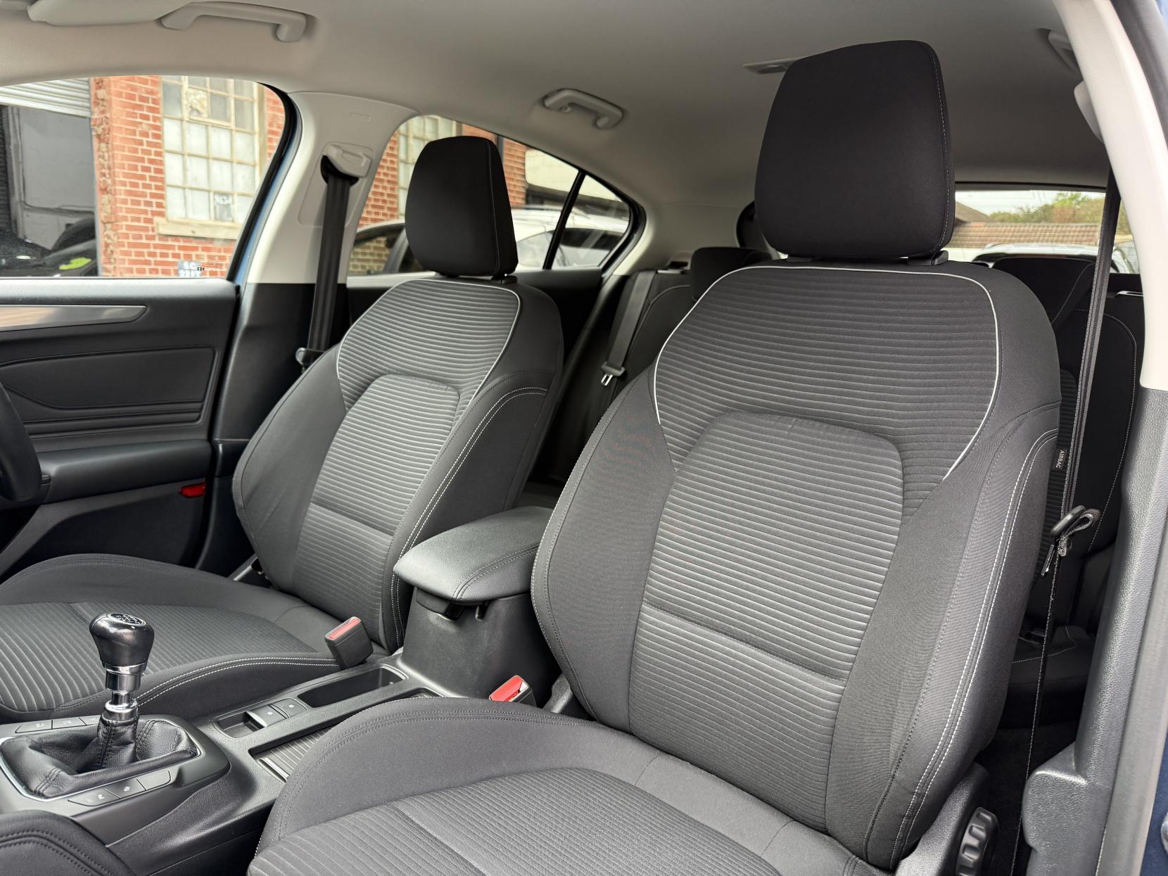 Ford Focus 1.0T EcoBoost Titanium Hatchback 5dr Petrol Manual Euro 6 (s/s) (125 ps)