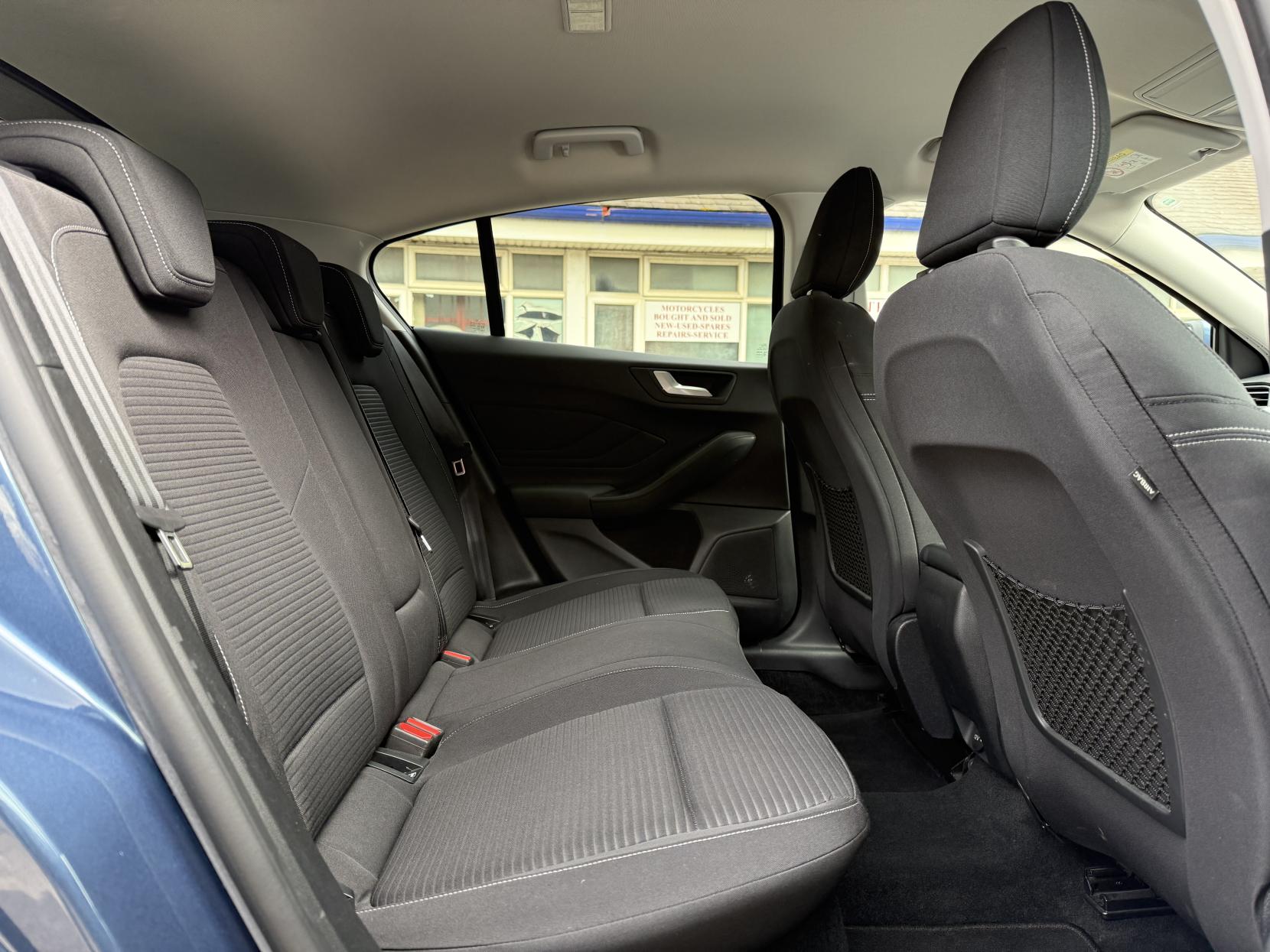 Ford Focus 1.0T EcoBoost Titanium Hatchback 5dr Petrol Manual Euro 6 (s/s) (125 ps)