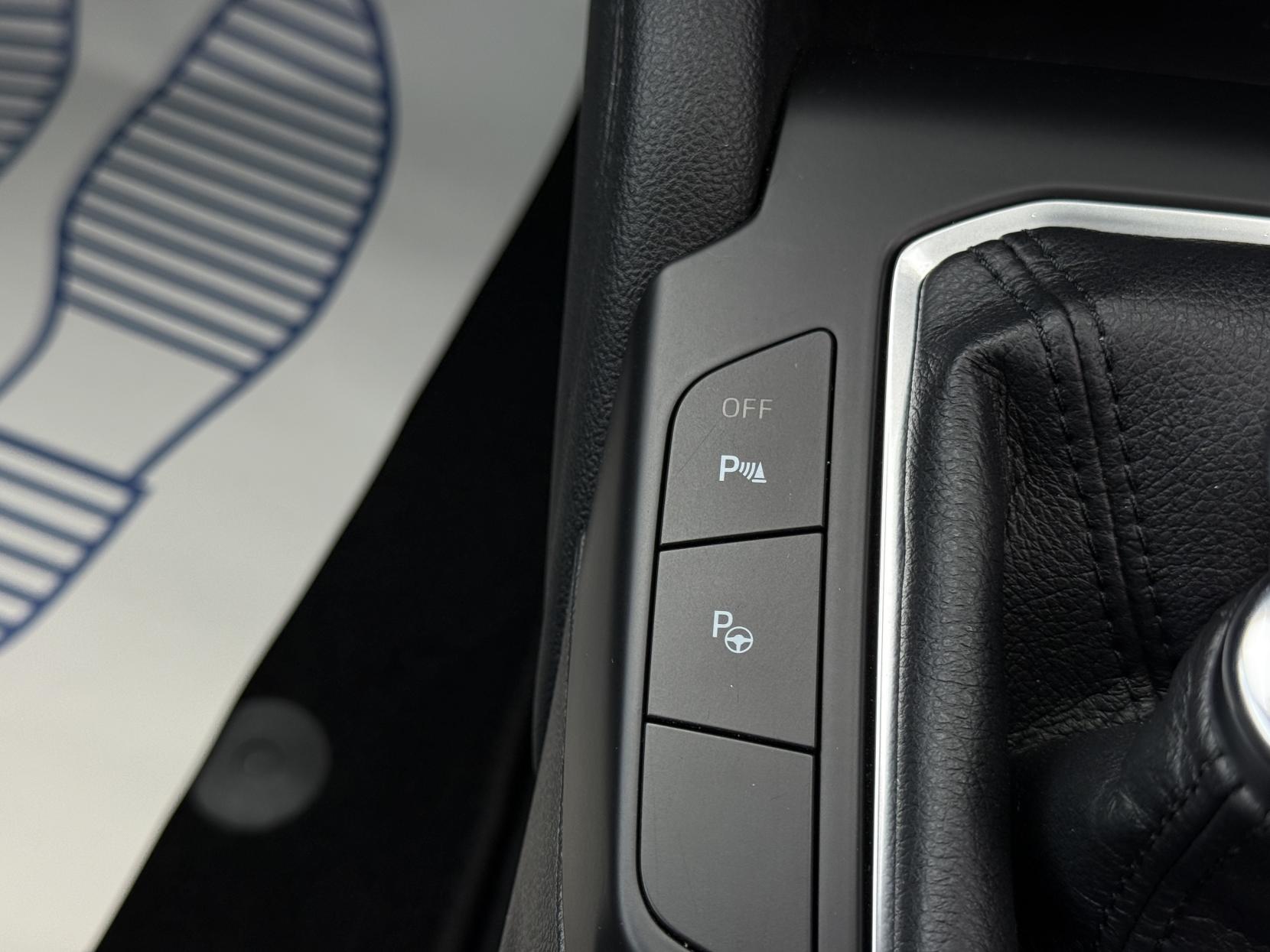 Ford Focus 1.0T EcoBoost Titanium Hatchback 5dr Petrol Manual Euro 6 (s/s) (125 ps)