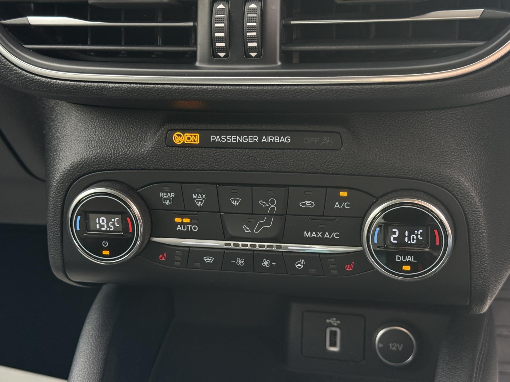 Ford Focus 1.0T EcoBoost Titanium Hatchback 5dr Petrol Manual Euro 6 (s/s) (125 ps)