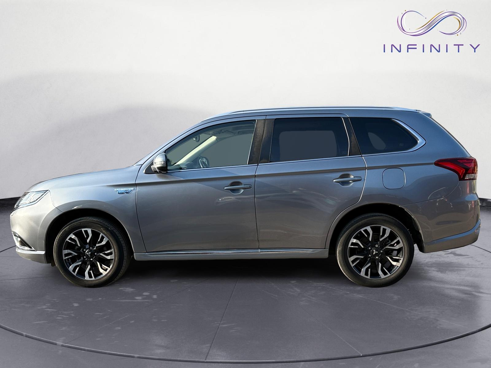 Mitsubishi Outlander 2.0h 12kWh 4h SUV 5dr Petrol Plug-in Hybrid CVT 4WD Euro 6 (s/s) (200 ps)