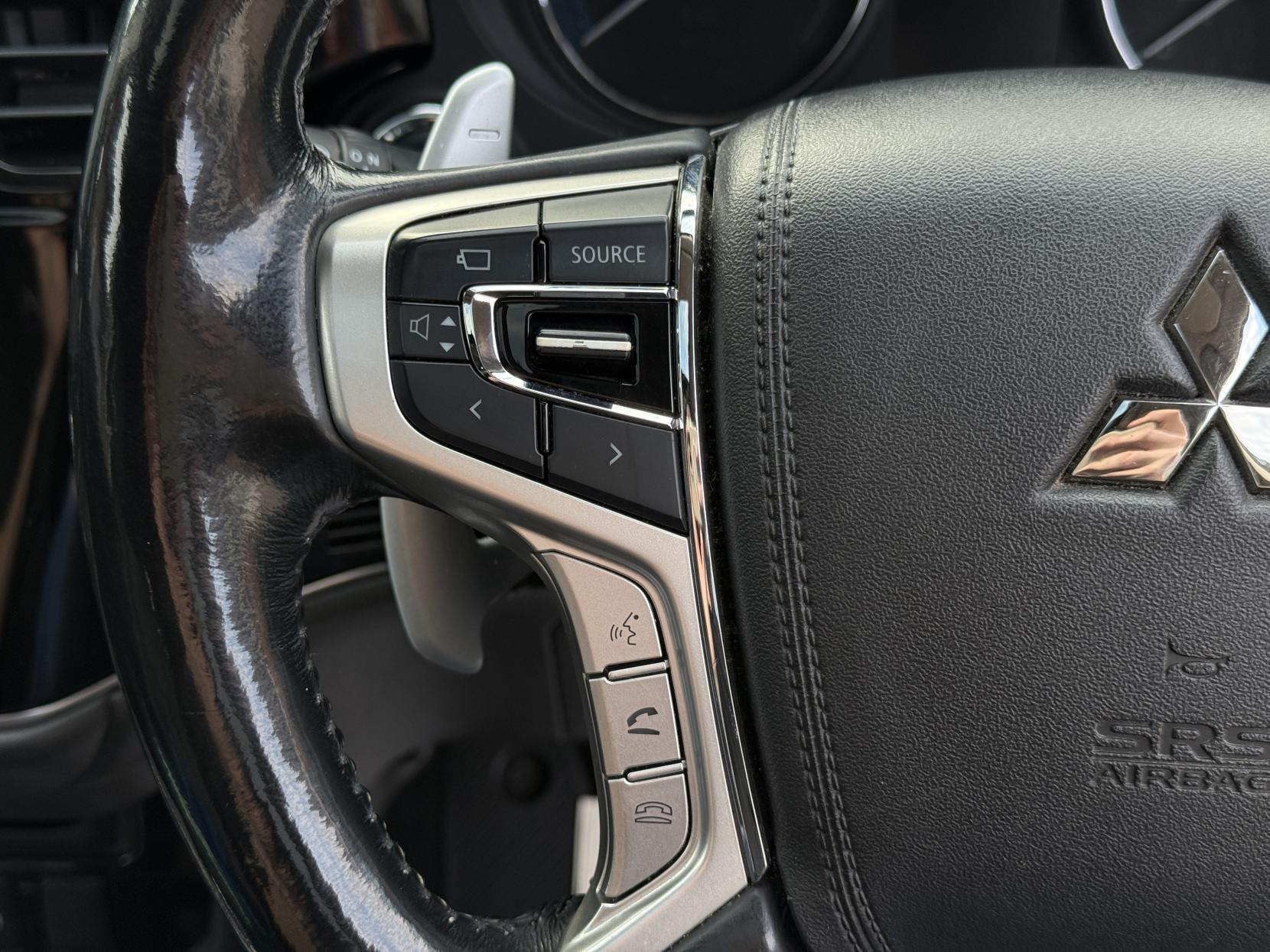 Mitsubishi Outlander 2.0h 12kWh 4h SUV 5dr Petrol Plug-in Hybrid CVT 4WD Euro 6 (s/s) (200 ps)