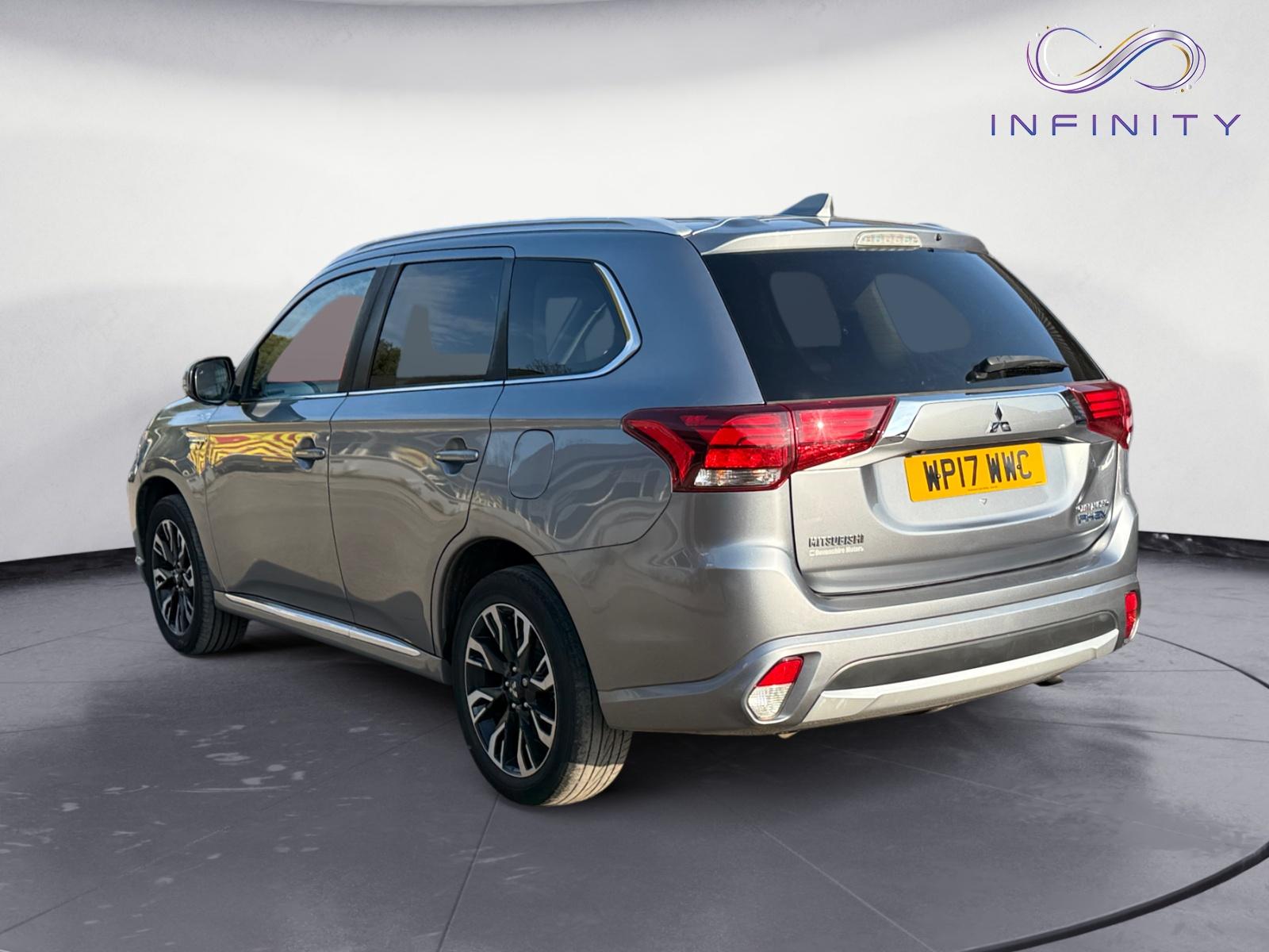 Mitsubishi Outlander 2.0h 12kWh 4h SUV 5dr Petrol Plug-in Hybrid CVT 4WD Euro 6 (s/s) (200 ps)