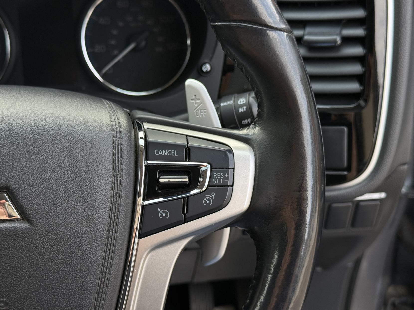 Mitsubishi Outlander 2.0h 12kWh 4h SUV 5dr Petrol Plug-in Hybrid CVT 4WD Euro 6 (s/s) (200 ps)