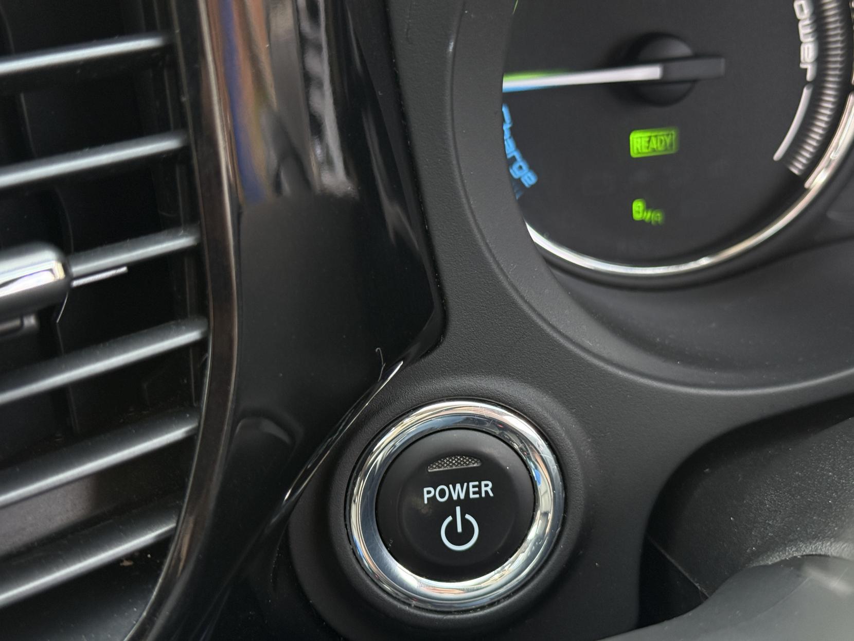 Mitsubishi Outlander 2.0h 12kWh 4h SUV 5dr Petrol Plug-in Hybrid CVT 4WD Euro 6 (s/s) (200 ps)