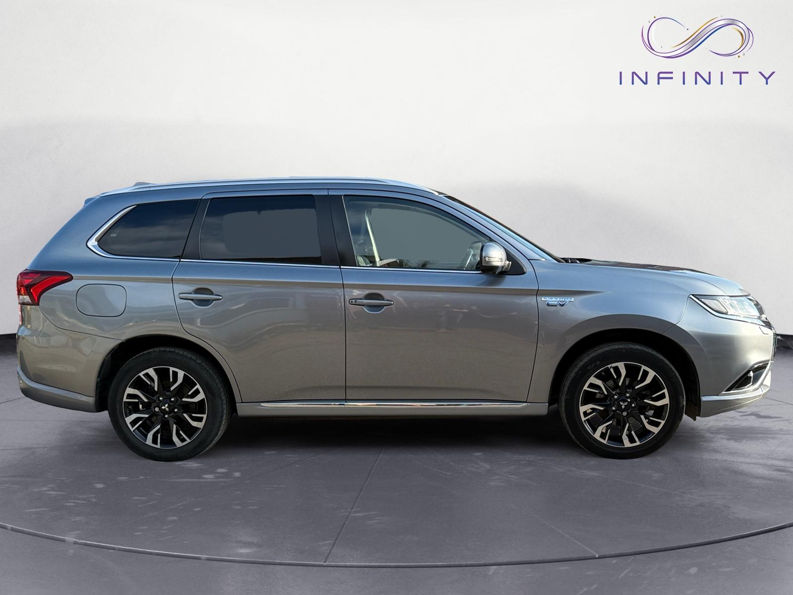 Mitsubishi Outlander 2.0h 12kWh 4h SUV 5dr Petrol Plug-in Hybrid CVT 4WD Euro 6 (s/s) (200 ps)