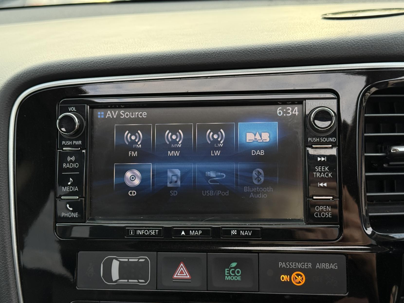 Mitsubishi Outlander 2.0h 12kWh 4h SUV 5dr Petrol Plug-in Hybrid CVT 4WD Euro 6 (s/s) (200 ps)