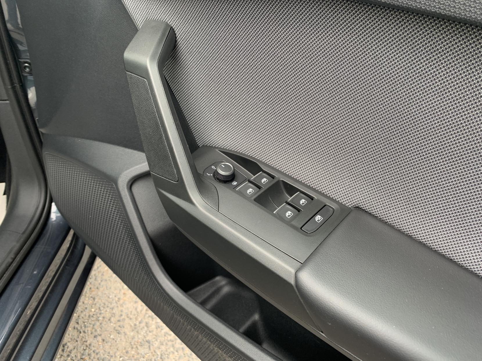 SEAT Leon 1.0 TSI EVO SE Dynamic Hatchback 5dr Petrol Manual Euro 6 (s/s) (110 ps)