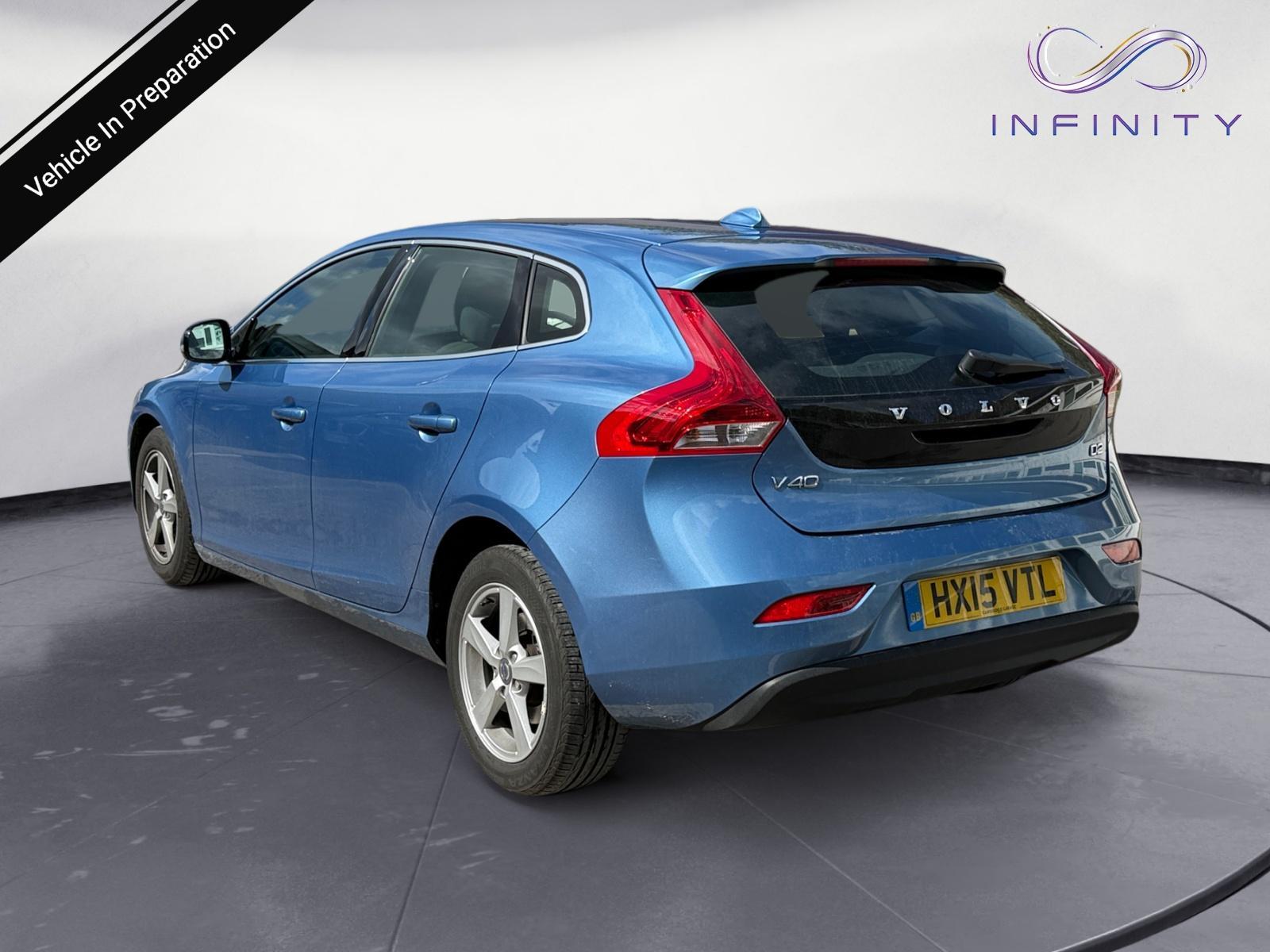 Volvo V40 1.6 D2 SE Hatchback 5dr Diesel Manual Euro 5 (s/s) (115 ps)