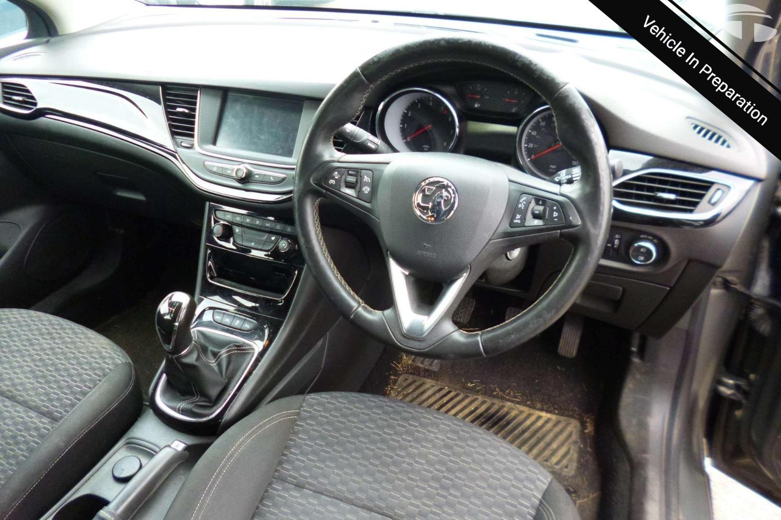 Vauxhall Astra 1.4i Turbo SRi Hatchback 5dr Petrol Manual Euro 6 (150 ps)