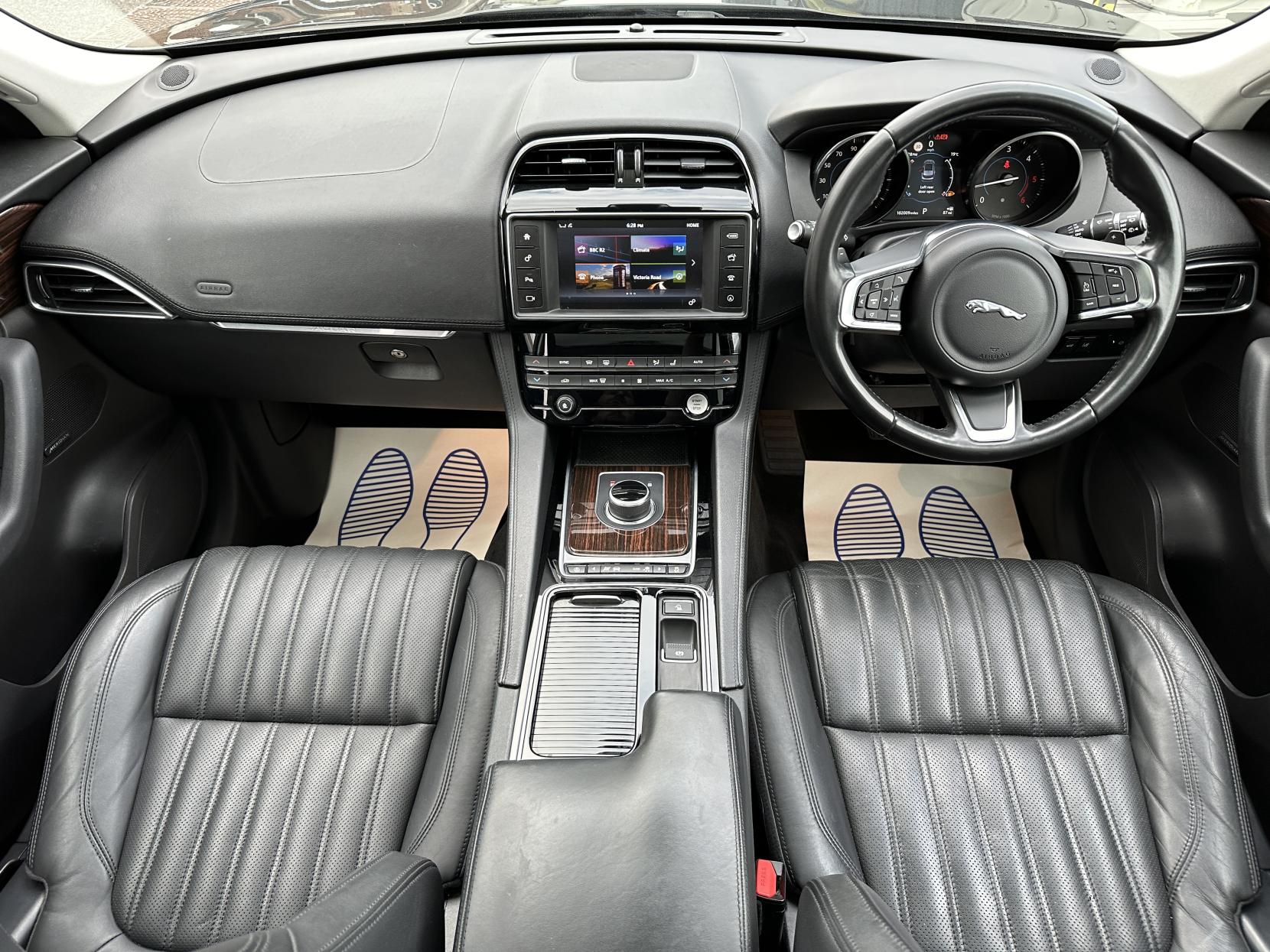 Jaguar F-PACE 2.0 D180 Portfolio SUV 5dr Diesel Auto AWD Euro 6 (s/s) (180 ps)