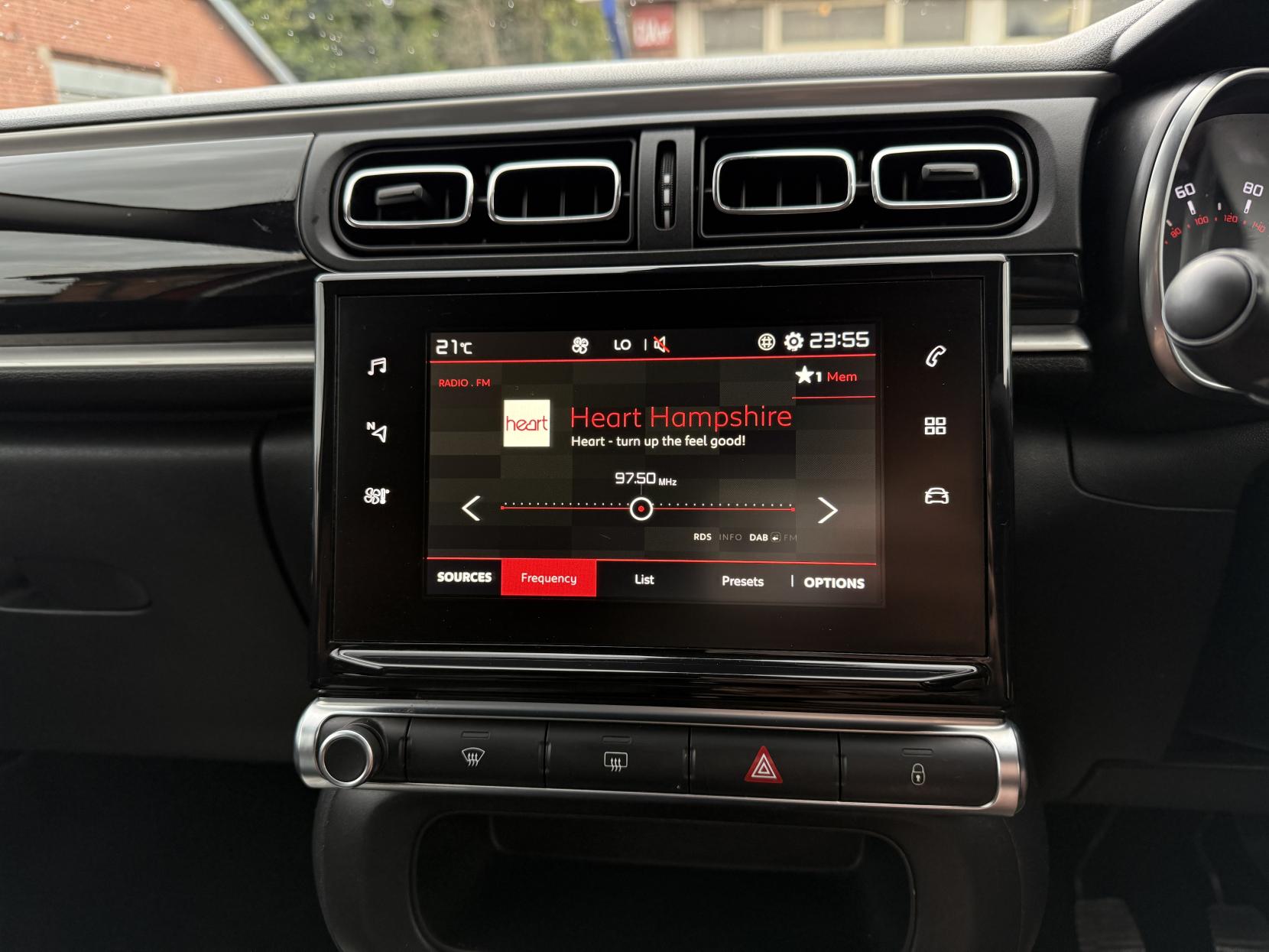 Citroen C3 1.2 PureTech Flair Hatchback 5dr Petrol Manual Euro 6 (82 ps)