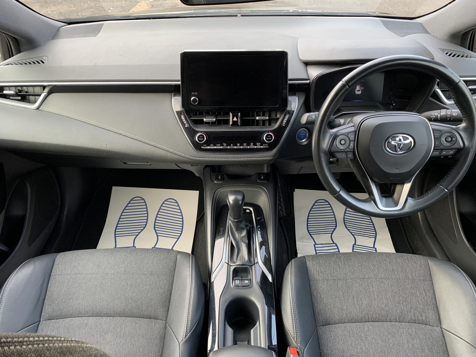 Toyota Corolla 1.8 VVT-h Design Touring Sports 5dr Petrol Hybrid CVT Euro 6 (s/s) (140 ps)